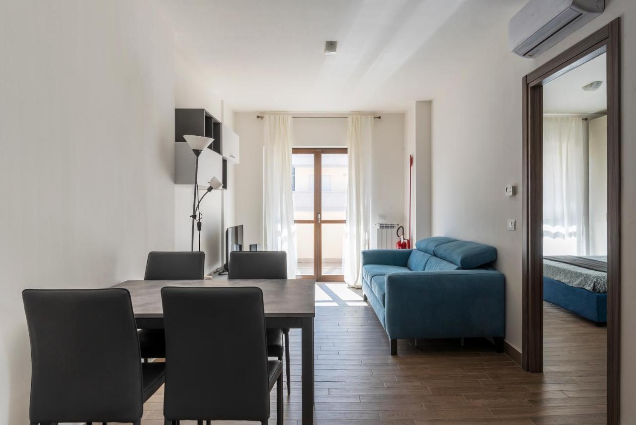 Apartment Fonte Laurentina Rom